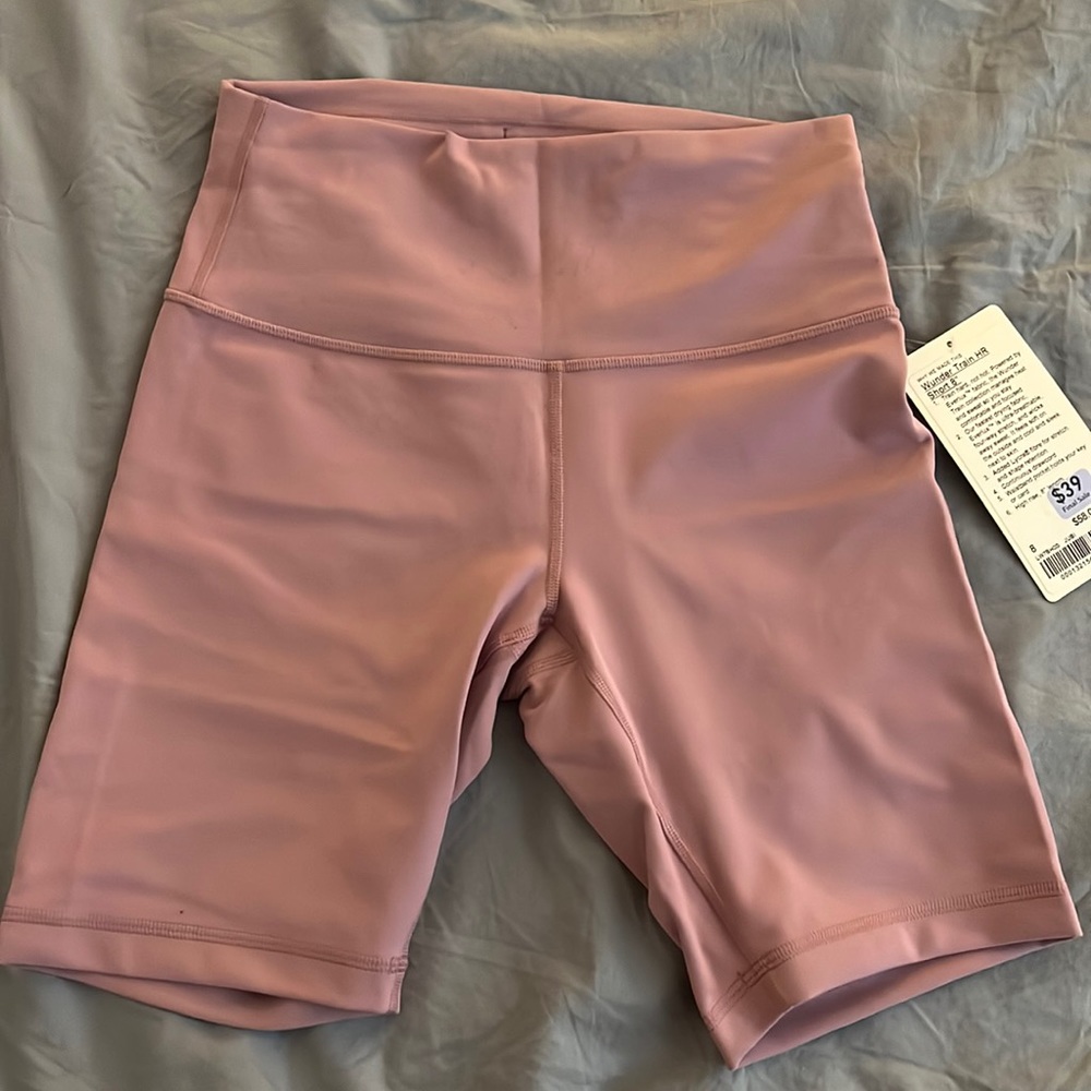 NWT Wunder Train High Rise Shorts 8”